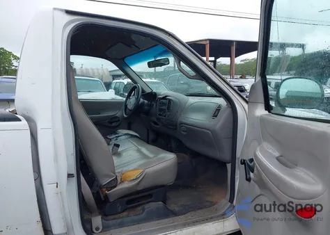 1998 Ford F-250 Lariat/Standard/Xl/Xlt from USA, damaged, VIN 1FTPF276XWNA44523